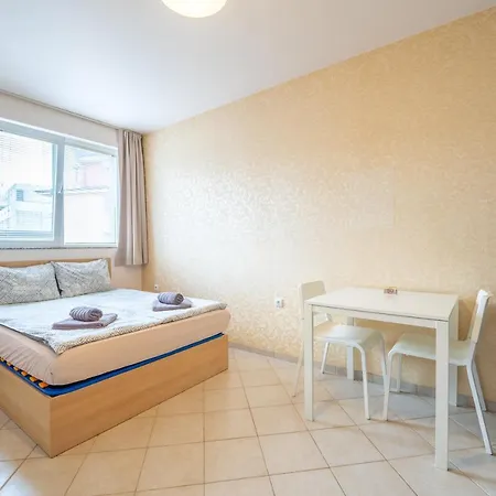 Apartment Cozy Little In The Heart Of Studentski Grad *