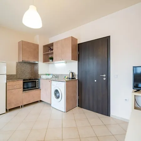 Cozy Little In The Heart Of Studentski Grad Apartamento Sofía